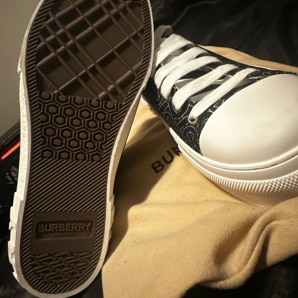 Burberry Navy Monogram Low-Top Sneakers with White Trim - Picture 2 of 4